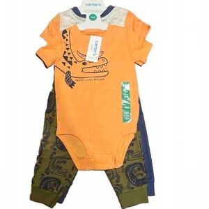 Carter's Baby NWT 4 piece set  2 pants and 2 onesies 18 months